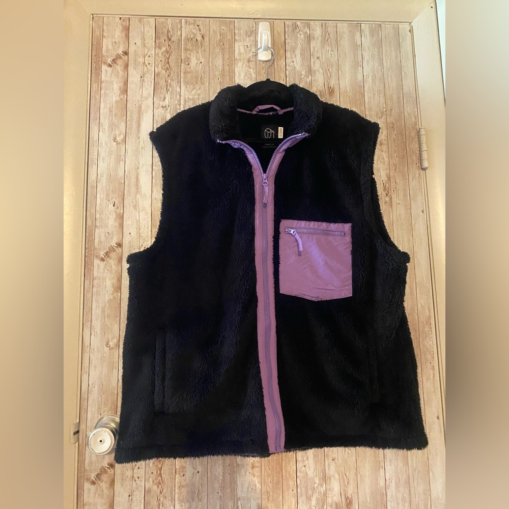 Original Use NEW fuzzy vest Mens XL black purple new with tags NWT soft